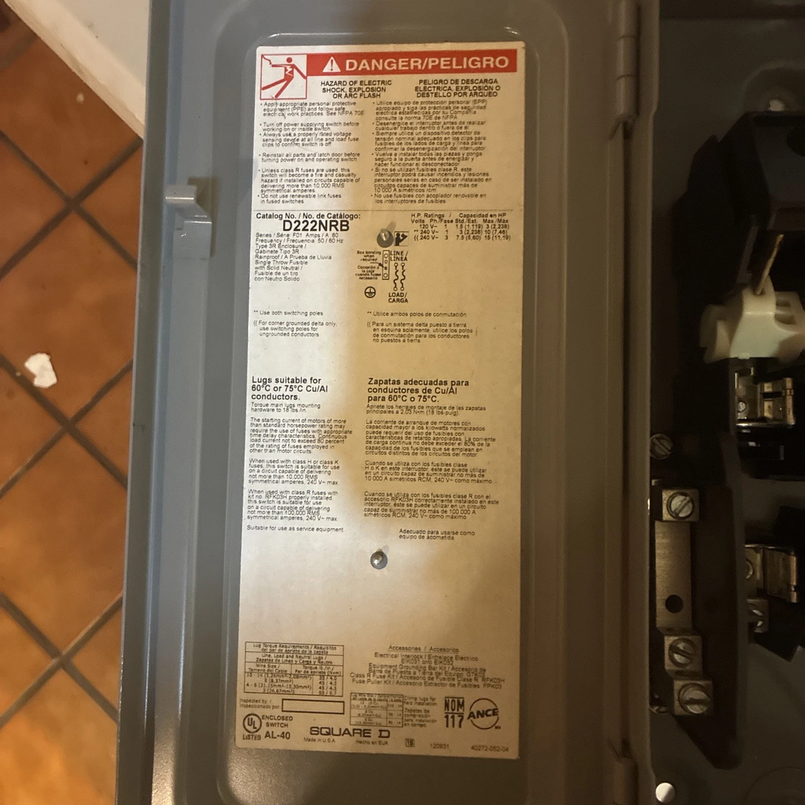 Square D 60A Fused Safety Disconnect Switch w/Interlocked Receptacle - $ REDUCED - Image 4
