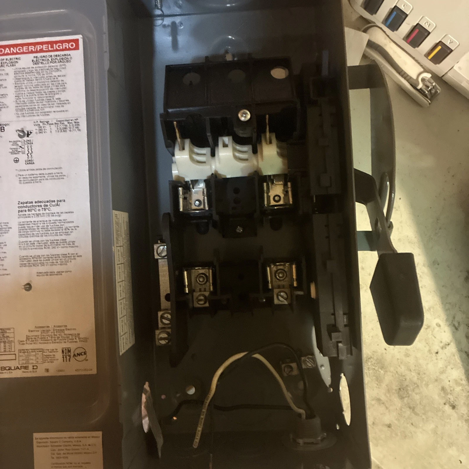 Square D 60A Fused Safety Disconnect Switch w/Interlocked Receptacle - $ REDUCED - Image 3