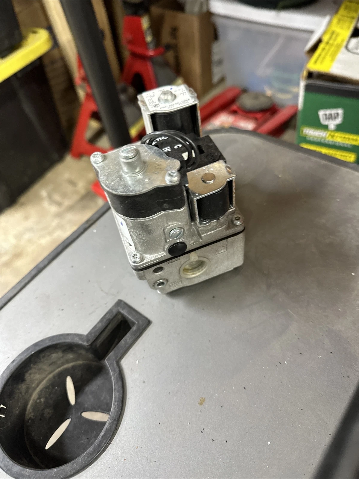 White-Rodgers Furnace Gas Valve 36E54 252 York 025-35394-000 used #G239 - Image 4