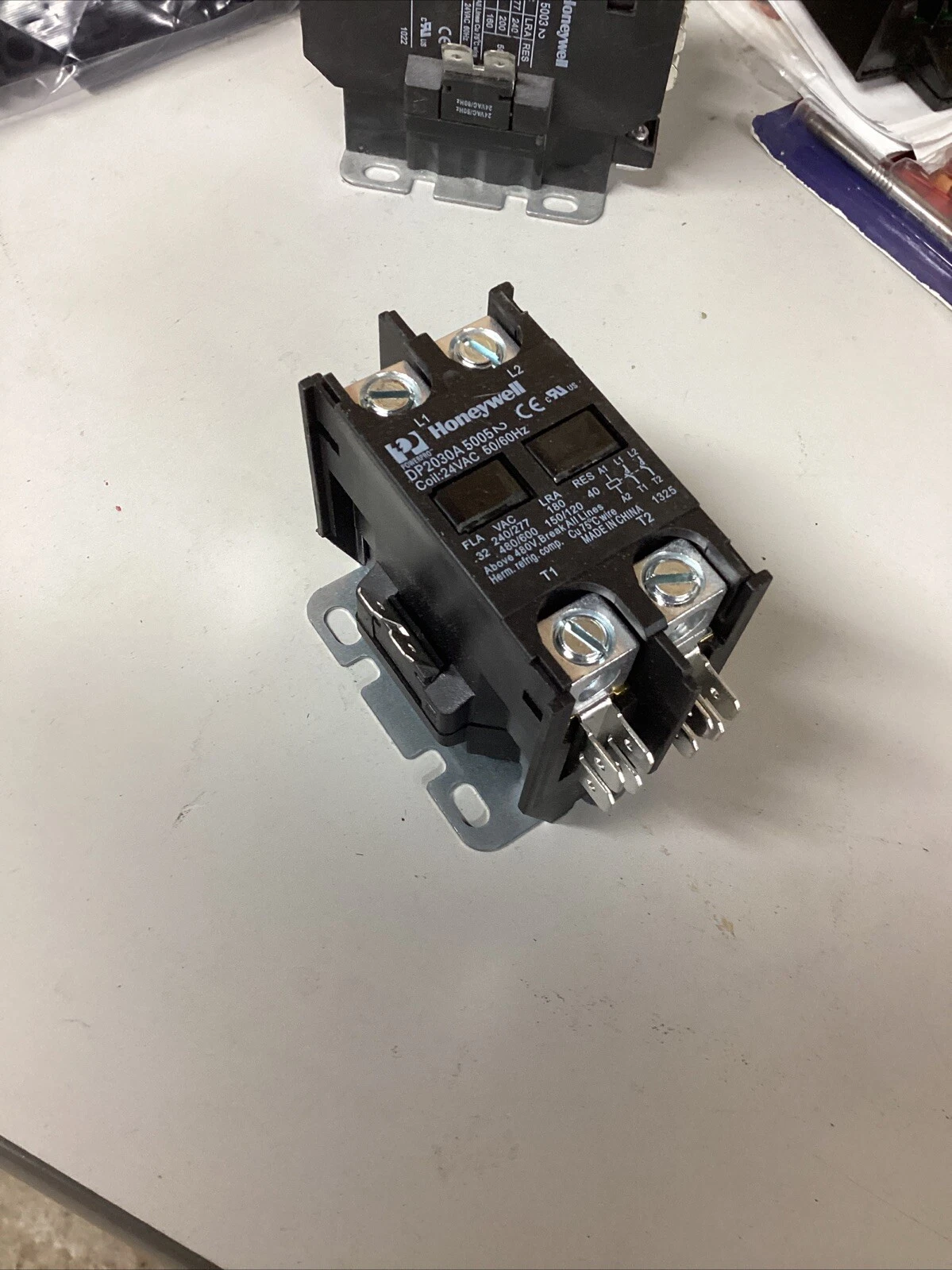 DP2030A5005 2P Honeywell Definite Purpose Contactor w/ 24V 60Hz Coil NEW - Image 2